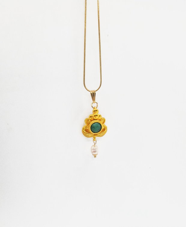 Colier "Aventurine flower" din alama, aventurin si inox auriu