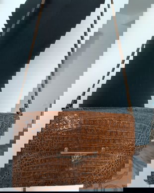 Geanta din piele de crocodil