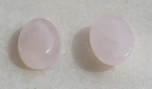 (2 bucati) Cuart roz cabochon aprox 14x10x5 mm