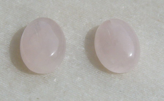 (2 bucati) Cuart roz cabochon aprox 14x10x5 mm