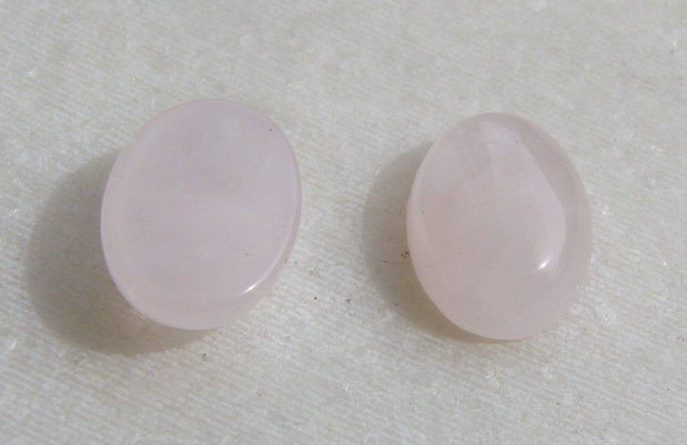 (2 bucati) Cuart roz cabochon aprox 14x10x5 mm