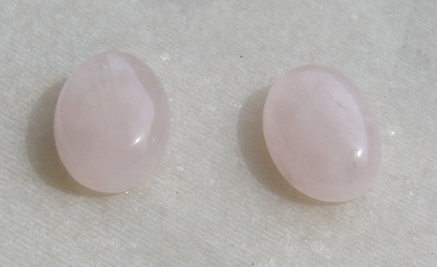 (2 bucati) Cuart roz cabochon aprox 14x10x5 mm