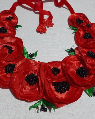 Colier textil cu maci