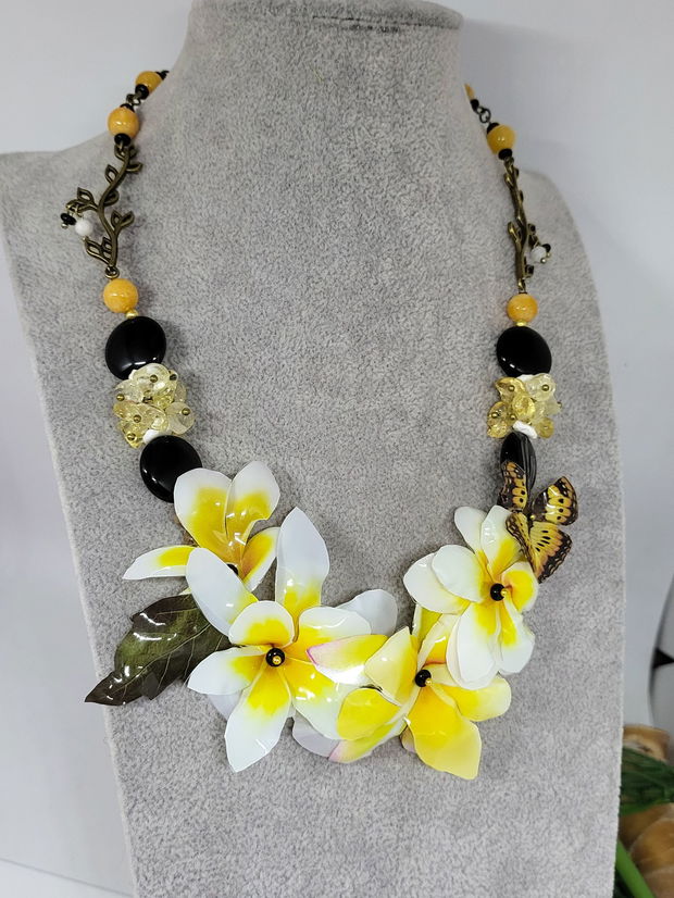 Colier buchet floral cu agat ,citrin si jad