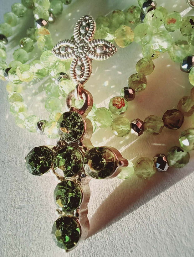 Peridot - Piatra Fericirii - Cruce