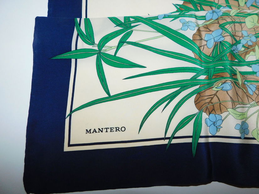 MANTERO , brand de lux, esarfa vitage matase naturala  deosebita