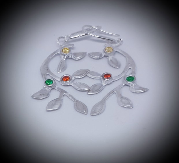 Cercei unicat, crengute de argint pur cu bobite multicolore de cubic zirconia