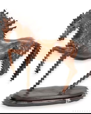 Cal-statueta din bronz cu un soclu din marmura