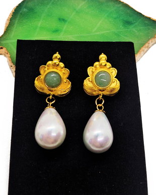 Cercei "Aventurine flower" din alama, aventurin si perle mari Seashell