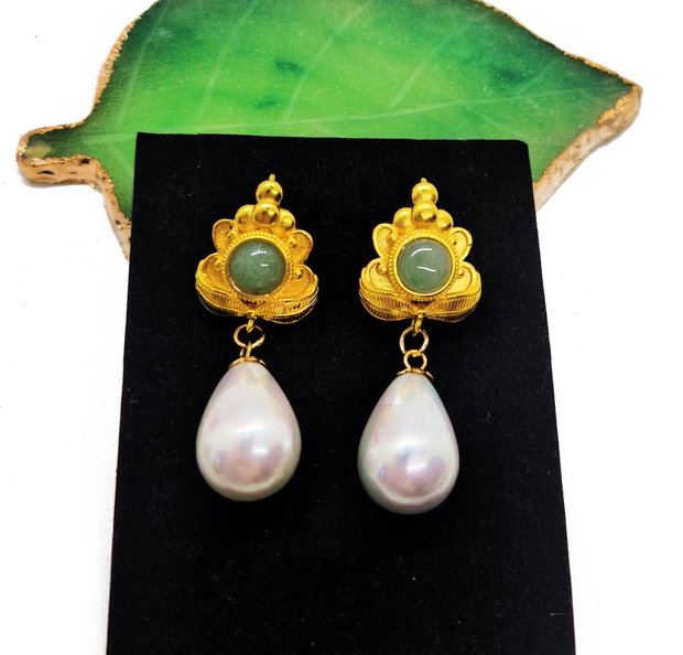 Cercei "Aventurine flower" din alama, aventurin si perle mari Seashell
