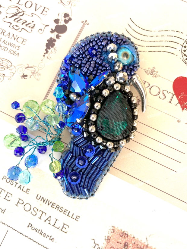 Brosa delicata Papagal albastru・Brosa broderie cu paiete・Brosa handmade in nuante de albastru
