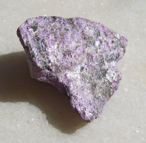 Stictit / Atlantisit specimen NATURAL netratat aprox 33x34.5x13 mm