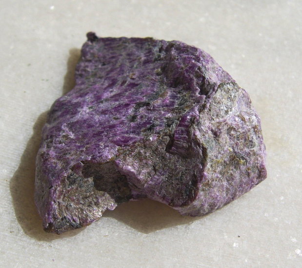 Stictit / Atlantisit specimen NATURAL netratat aprox 33x34.5x13 mm