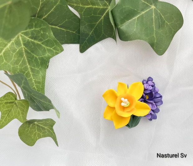 Brosa: Narcisa si liliac