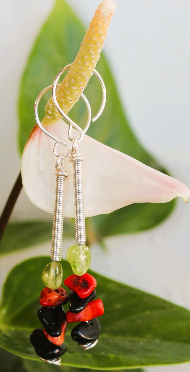 Cercei handmade cu un mix din cipsuri semipretioase