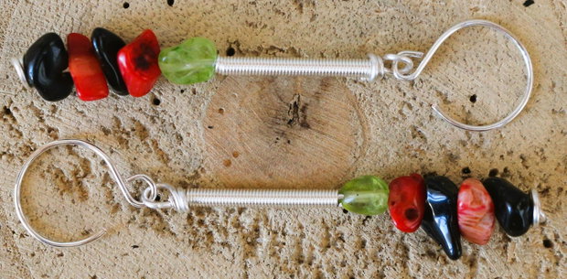 Cercei handmade cu un mix din cipsuri semipretioase