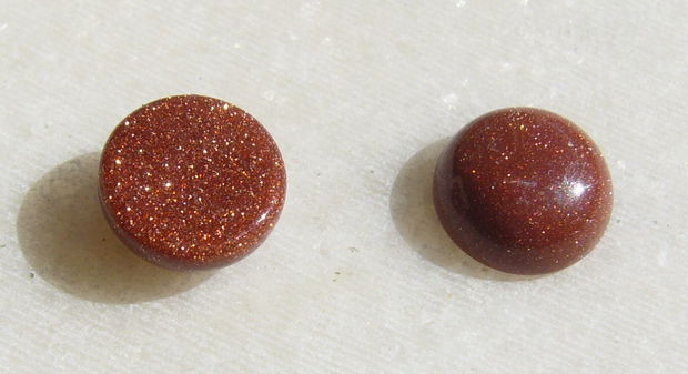 (2 bucati) Piatra soarelui maro cabochon aprox 10x5 mm