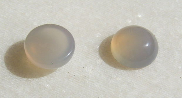 (2 bucati) Agata gri cabochon aprox 10x5 mm