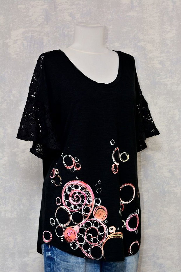 Tricou negru, pictat manual, unicat