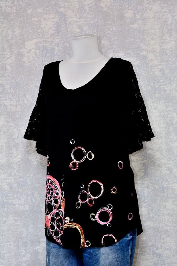 Tricou negru, pictat manual, unicat