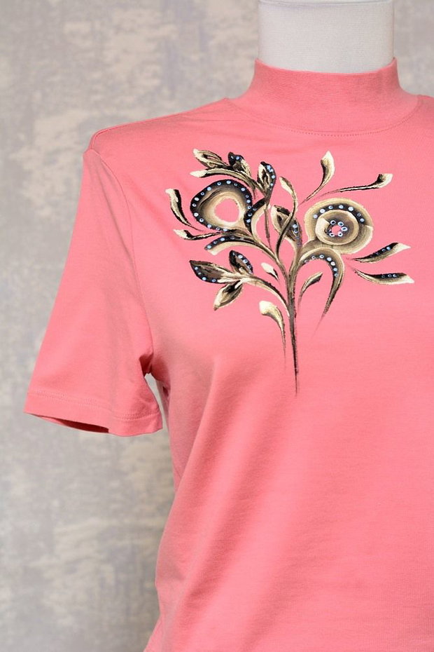 Tricou roz cu pictură florală, unicat