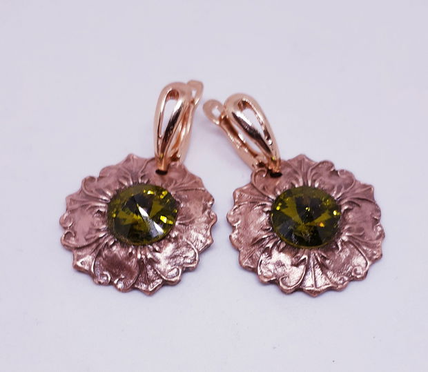 Cetcei vintage unicat, atarnatori, in forma de flori din bronz cu cristale Svarowski oliv