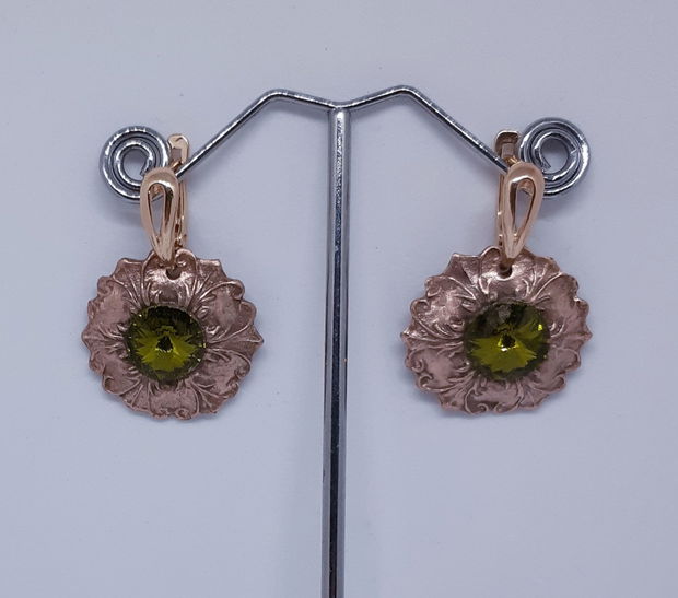 Cetcei vintage unicat, atarnatori, in forma de flori din bronz cu cristale Svarowski oliv