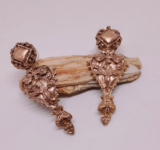 Cercei vintage unicat, filigramati, cu pin, din bronz auriu