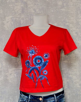 Tricou rosu, pictat, unicat