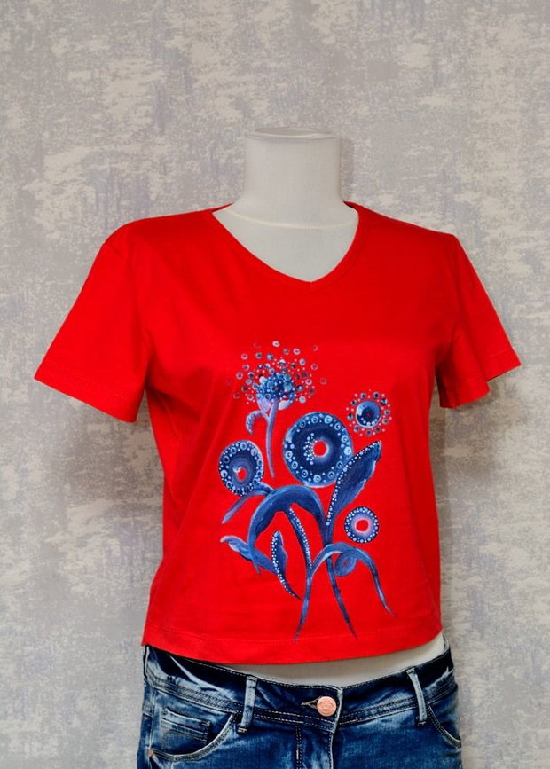 Tricou rosu, pictat, unicat