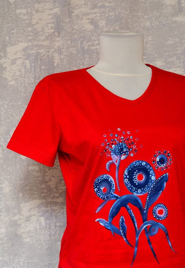 Tricou rosu, pictat, unicat