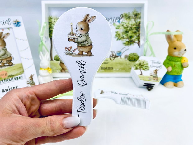 Set aniversar personalizat 1 anisor - Happy birthday bunny- Tavita mot si accesorii