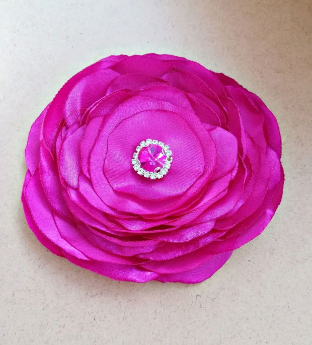 brosa floare ciclam cu cristale  12,5  cm
