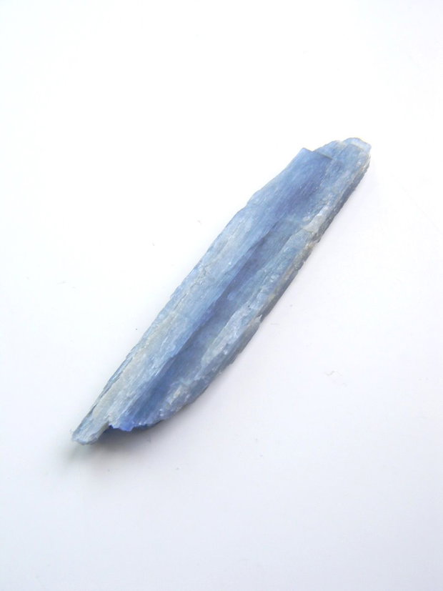 Kyanit brut (C29)