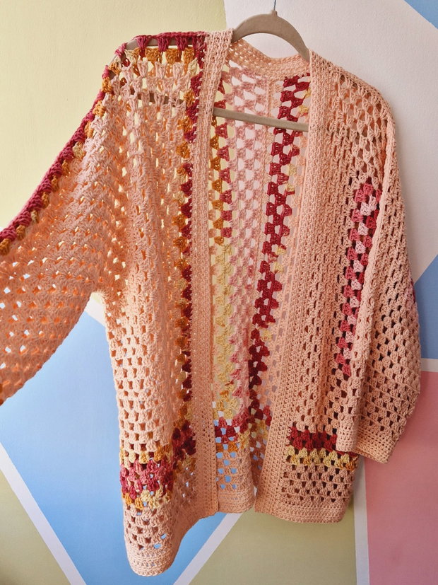 Cardigan croșetat manual