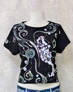 Tricou negru, pictat manual, unicat