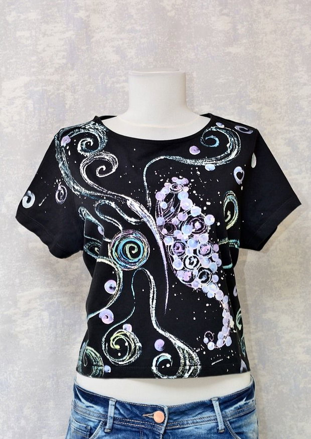 Tricou negru, pictat manual, unicat