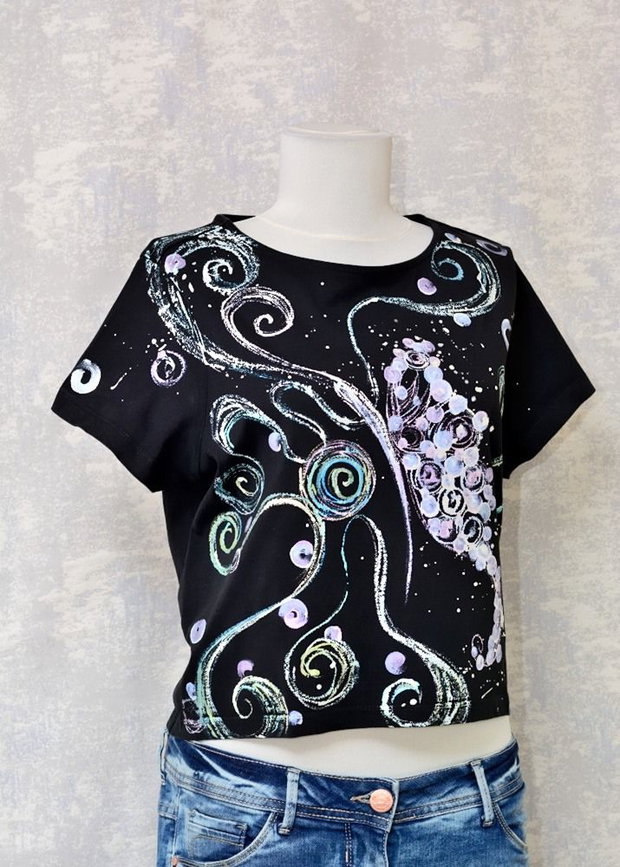 Tricou negru, pictat manual, unicat