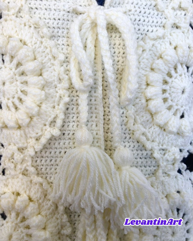 Pelerină croșetată manual cu glugă, stil boho elegant (tip poncho/capă), ivoire - UNICAT