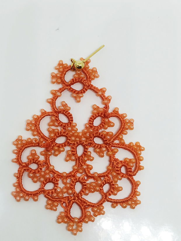 Cercei dantela portocalie, cercei portocalii din dantela lucrata cu suveicuta in tehnica frivolite, cercei handmade, bijuterii crosetate