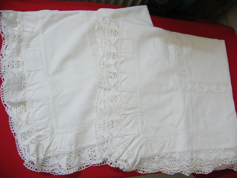 Set 2 huse cu dantela