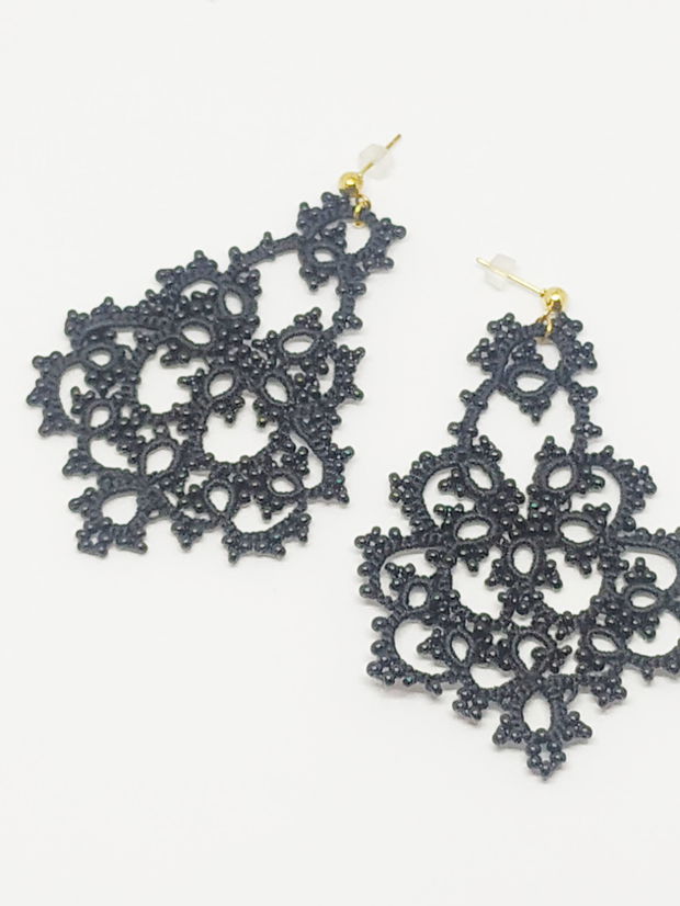 Cercei negri din dantela frivolite, cercei lucrati cu suveicuta, bijuterii dantela tatting