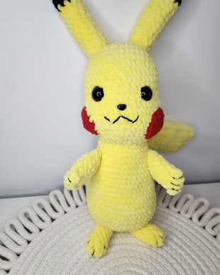 Pikachu crosetat
