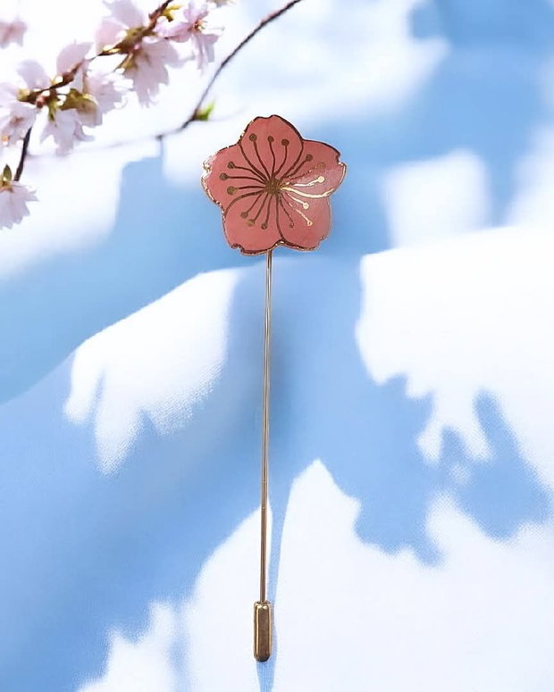 Brosa pin din portelan pictata cu aur - KANZASHI