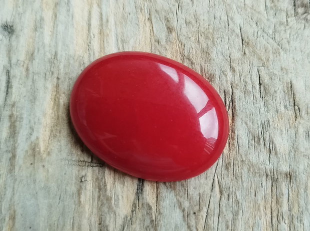 Cabochon jad rosu, 40x30x7 mm
