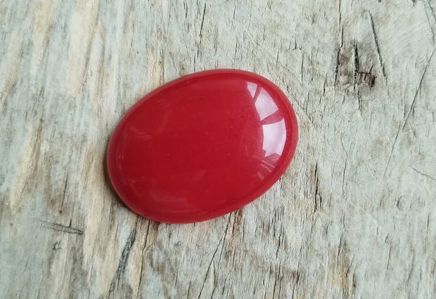 Cabochon jad rosu, 40x30x7 mm