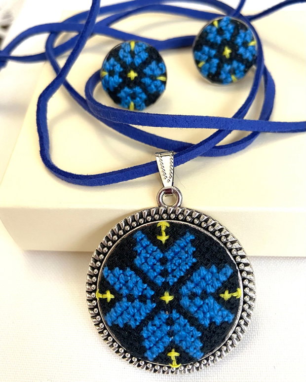 Set, colier si cercei cu broderie  manuala