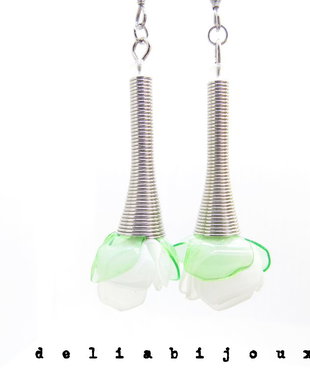 Cercei statement handmade unicat - PET-uri (plastic) reciclate - flori (cod1226)