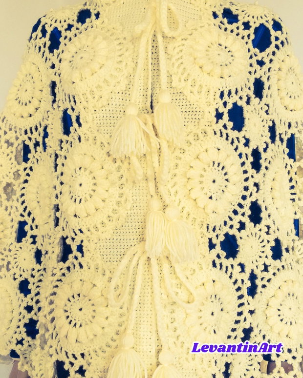 Pelerină croșetată manual ivoire cu glugă poncho elegant boho, piesă unicat pentru evenimente și ținute speciale