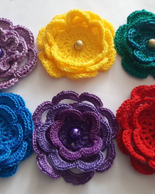 Brose flori crosetate